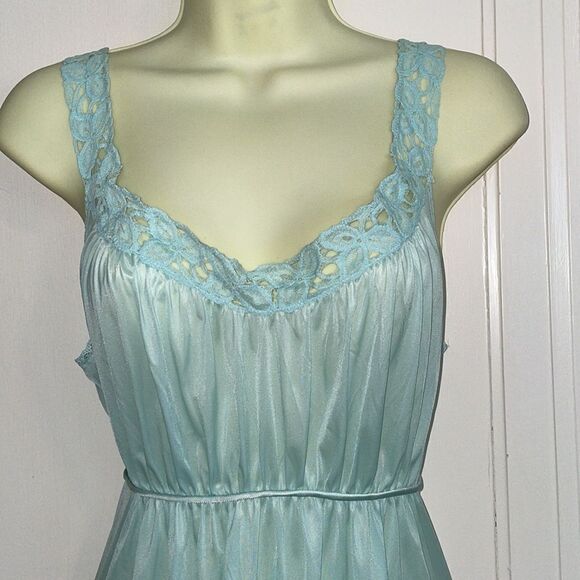 Vtg 60s/70s Vanity Fair light blue nylon long nightgown & robe set with lace - Picture 7 of 13